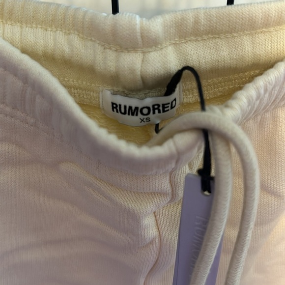 - balance sweatshort by Rumored. Nwt. Comparable with Lululemon. Eggshell color - Picture 3 of 4
